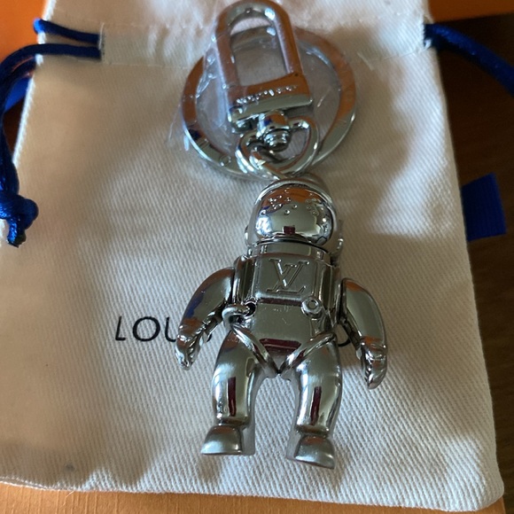 Louis Vuitton Full Inclusion Spaceman Bag Charm - Picture 7 of 7